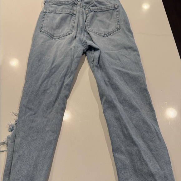 Hollister Ultra High-Rise Mom Jeans in Light Blue - Picture 4 of 7
